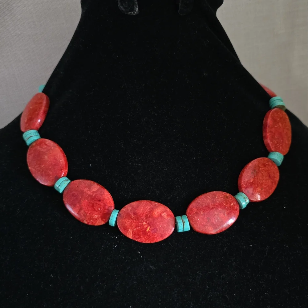 Vintage Turquoise and Graduated Sponge Coral 925 Beaded Necklace & Ring - Picture 5 of 15